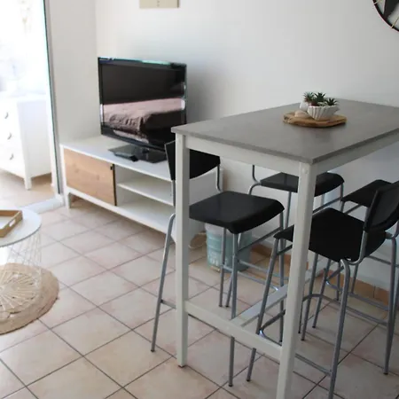 Appartement Les Pieds Dans L'eau Au Cap D'agde Agde