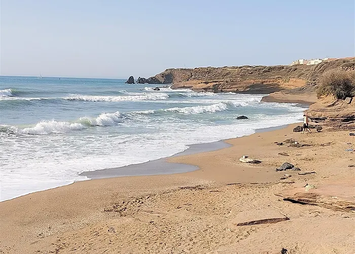 Les Pieds Dans L'eau Au Cap D'agde Daire *